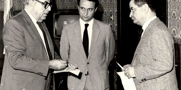 Türk ve Dünya Sağlığına Hizmet Veren Türk Bilim İnsanları ve Yöneticileri: Prof. Dr. Zafer Öztek