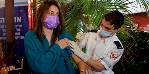İsrail, Pfizer ve BioNTech’in corona aşısının yüzde 95.8 koruduğunu açıkladı.