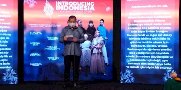 Endonezya'dan Ankara 'ya tesettür moda rüzgârı esti.