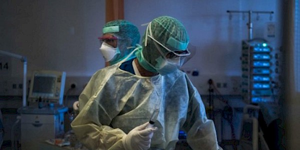 Koronavirüs nedeniyle en az 1.209 emekçi yaşamını kaybetti