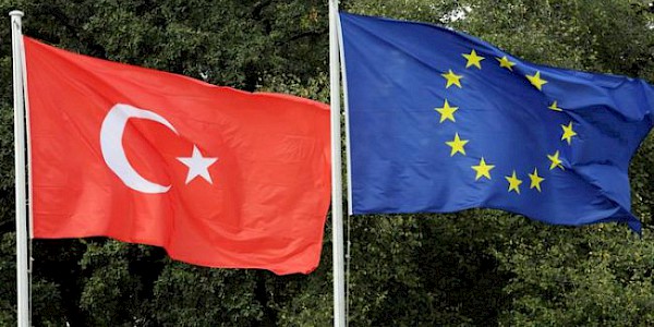 AB’ye katılım referandumunda Yüzde 61 "Evet" diyor.