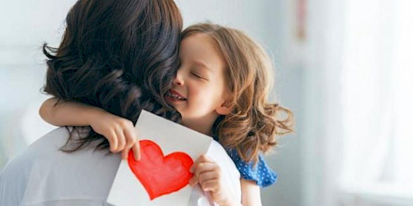 Anne, Baba, Kardeş: Üç Güneş..