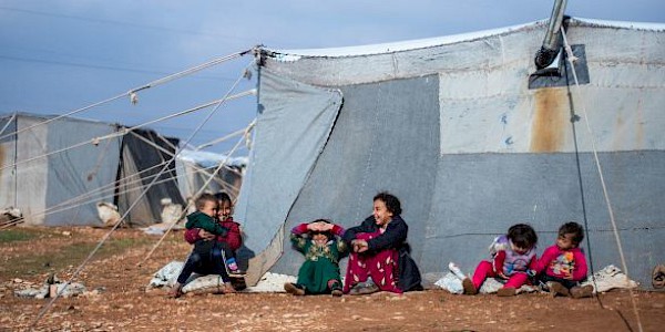 UNHCR Raporu: 100 milyondan fazla kişi zorla yerinden edildi.