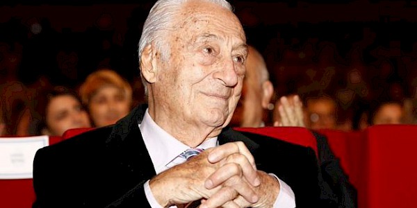 Usta sunucu Halit Kıvanç hayatını kaybetti.