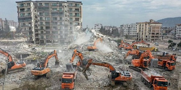 Depremin Türkiye ekonomisi üzerindeki toplam yükü 2 trilyon TL