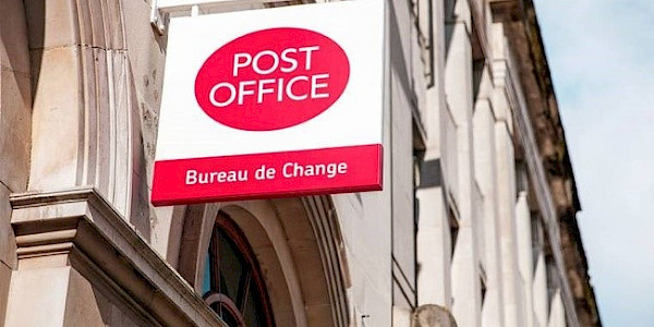 Bak postacı geliyor, selam veremiyor...