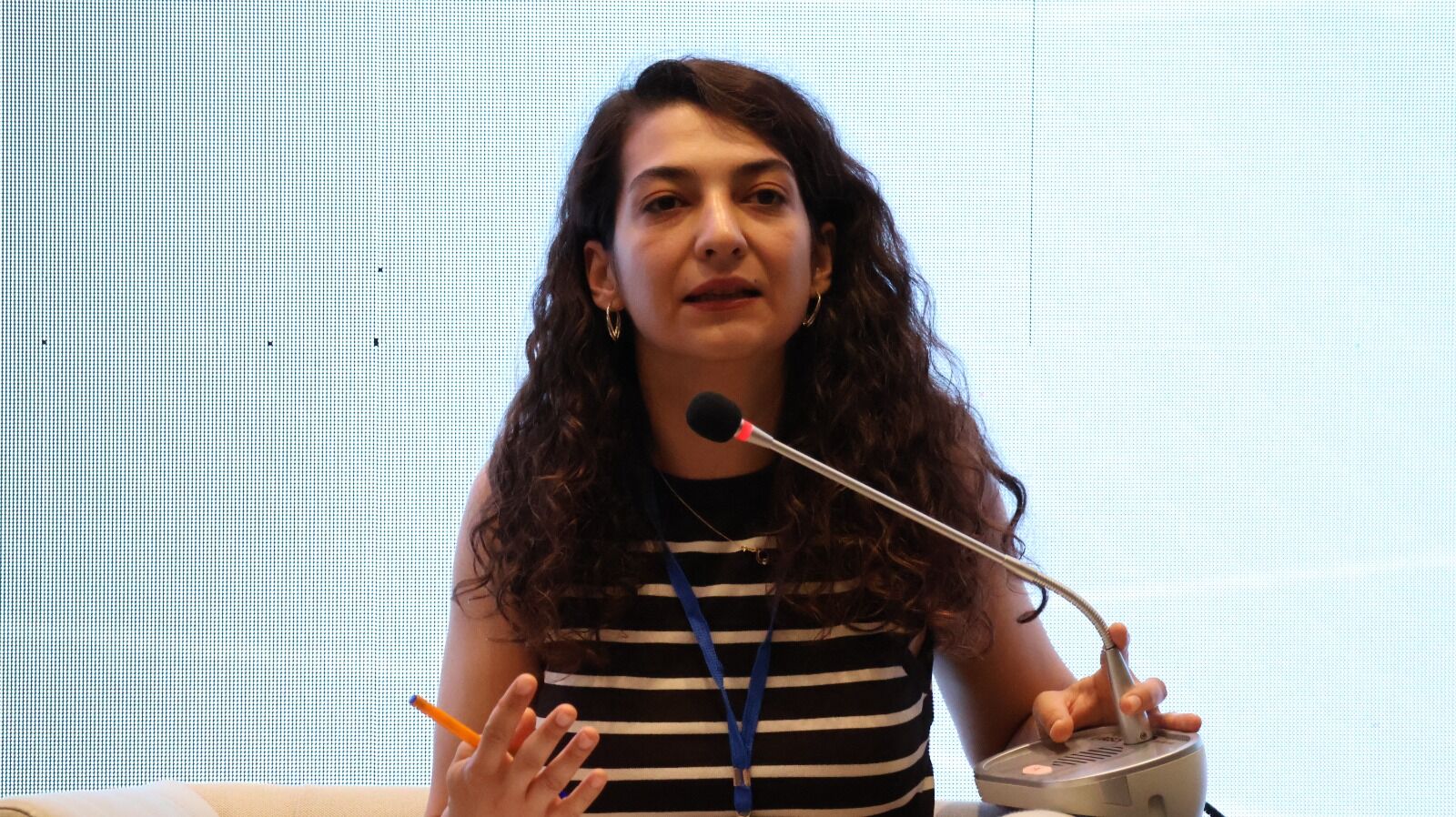 teksaglik-arastirma-inceleme-soylesi-ve-makaleler-catisma-gazeteciligi-dijital-donusum-yapay-zeka-basinda-guvencesizlik-ve-turk-16.jpg